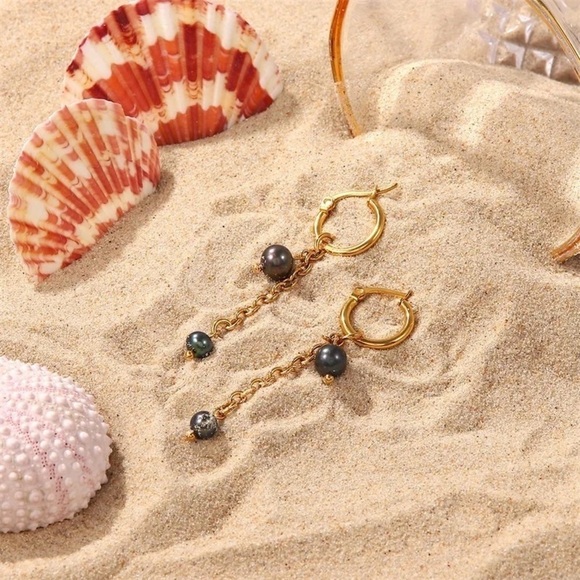 18K Gold Plated Black Pearl Tassel Earrings - Picture 5 of 8